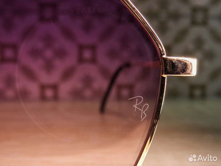 Солнцезащитные очки Ray-Ban