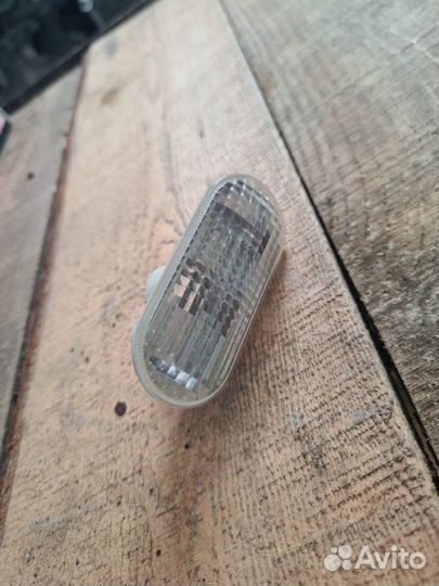 Повторитель поворота в крыло Ford Focus 2 2008