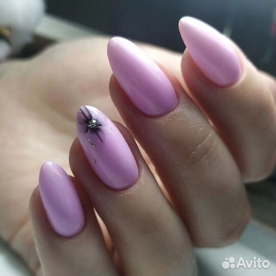 Модель на наращивание ногтей