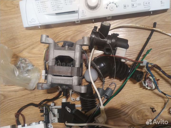Двигатель стиральной машины Ariston Hotpoint