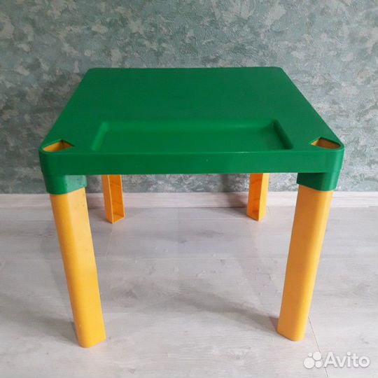 Детский столик