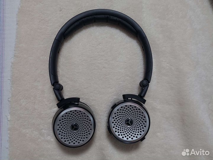 Наушники Mercedes