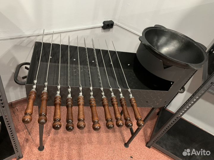 Мангал с подказанником