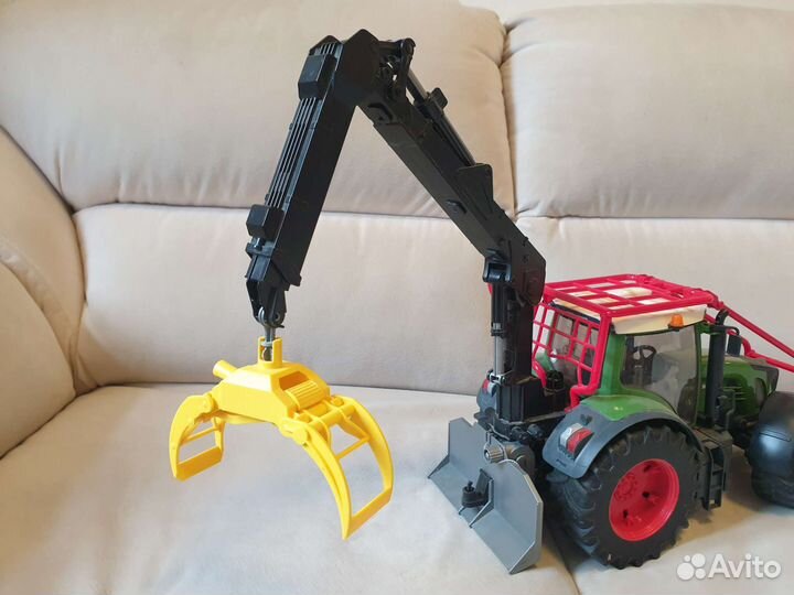 Трактор Bruder Fendt 936 Vario