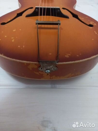 Гитара винтажная акустическая