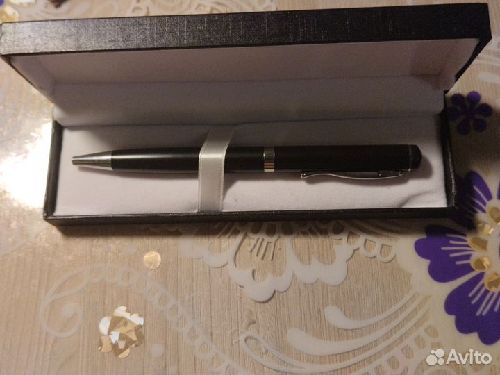 Ручка в кейсе б/у, хорошо пишет