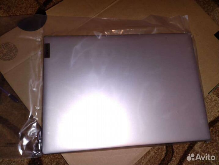 Ноутбук новый на гарантии