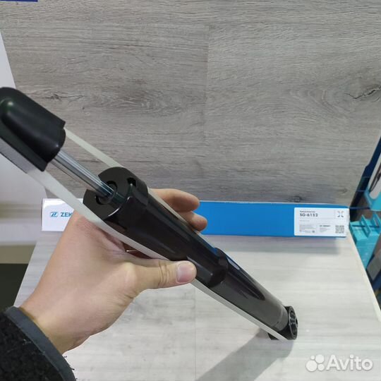 Амортизатор задний газовый Volkswagen Polo 5 (10)