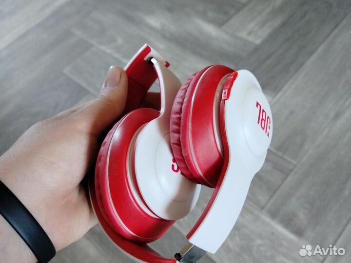 Беспроводные наушники jbl