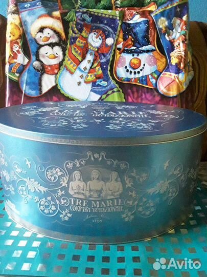 Красивые металлические коробки от чая конфет