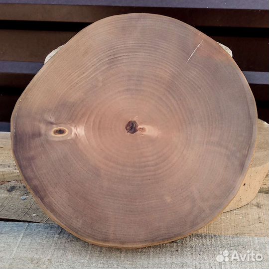 Торцевая разделочная доска из спила (живой край)