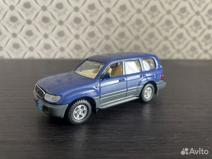 Модель автомобиля 1/43