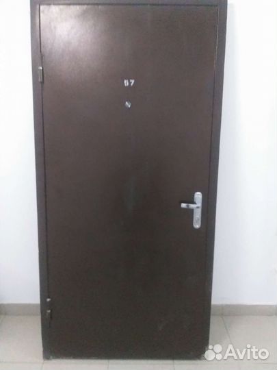 Дверь входная металлическая от застройщика