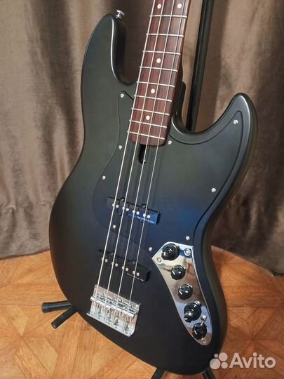 Бас-гитара Sure Marcus Miller v. 3