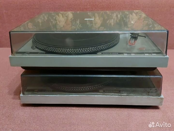 Проигрователи винила 2 шт