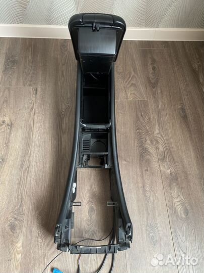 Подлокотник Mercedes C-Class W203