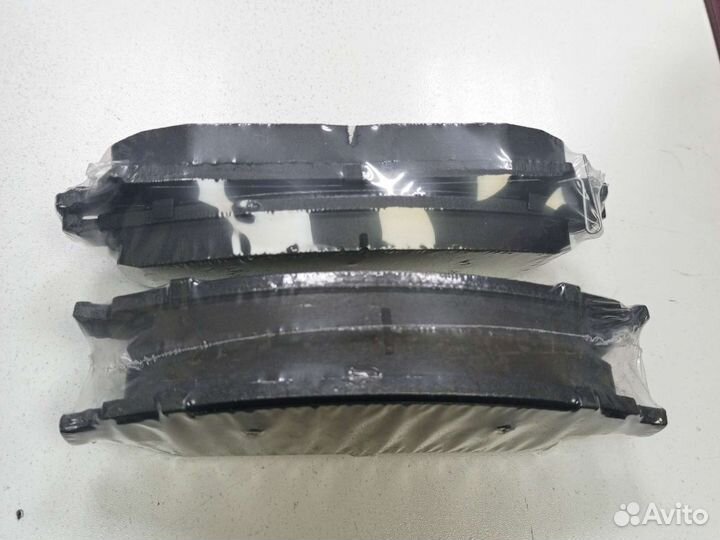 Колодки тормозные перед jeep commander 2006-2010