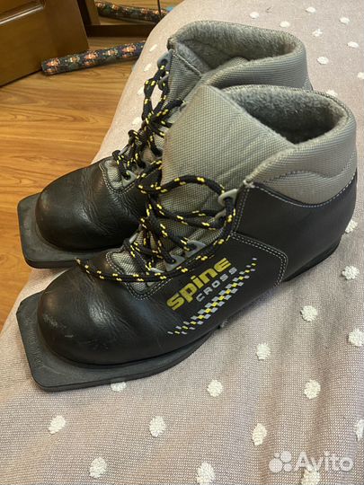 Лыжные ботинки