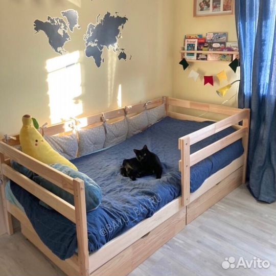 Кровать детская из массива