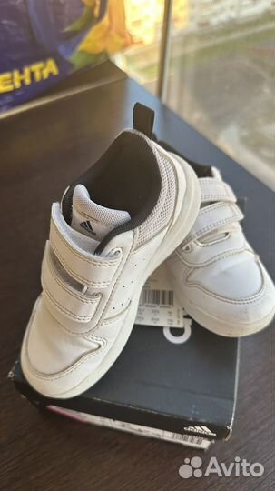 Кроссовки adidas 23,5