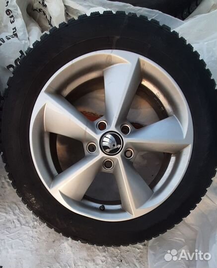 Оригинальные диски на skoda octavia а5 r 16