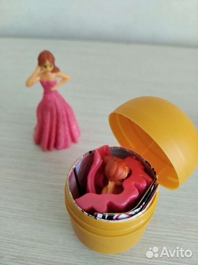 Игрушки из Киндер сюрприз Леди баг 2022