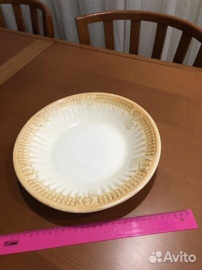 Блюда и тарелки