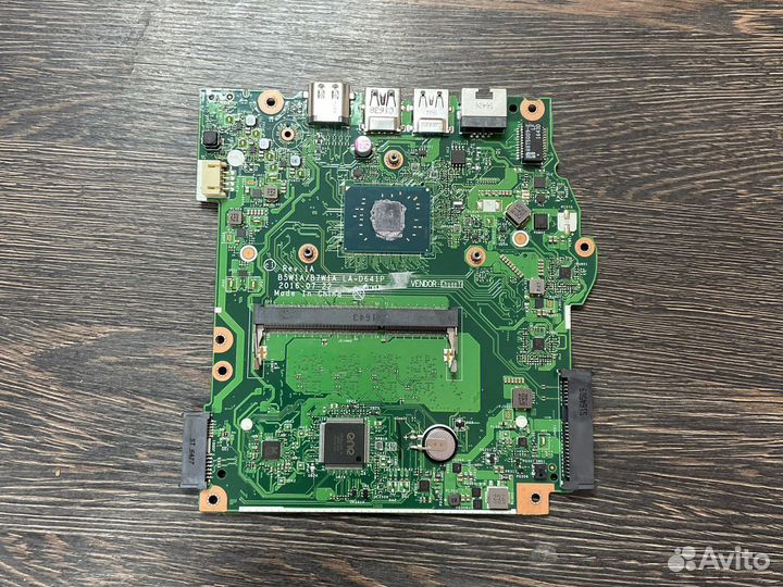 Материнская плата LA-D641P ES1-533 pentium n4200