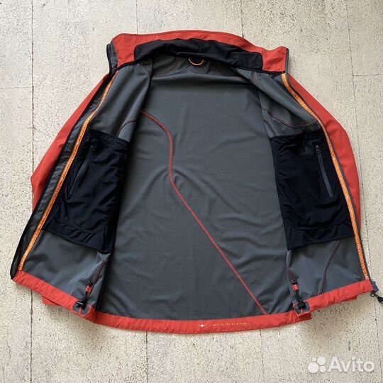 Куртка kaikkialla