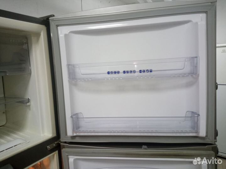 Холодильник Whirlpool ARC 4190 IX