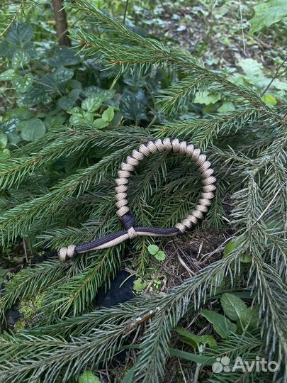 Браслет из паракорда