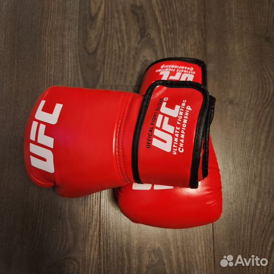 Боксерские перчатки 8oz
