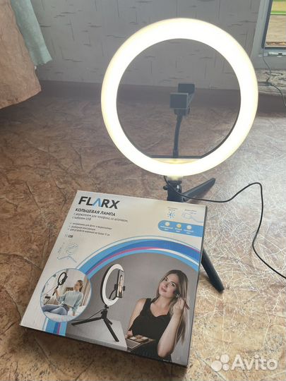 Кльцевая лампа для селфи