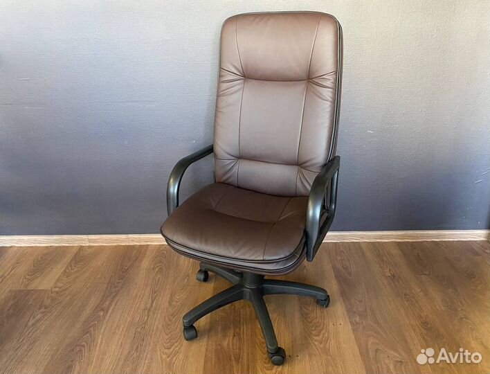 Компьютерное кресло. Гарантия 1 год