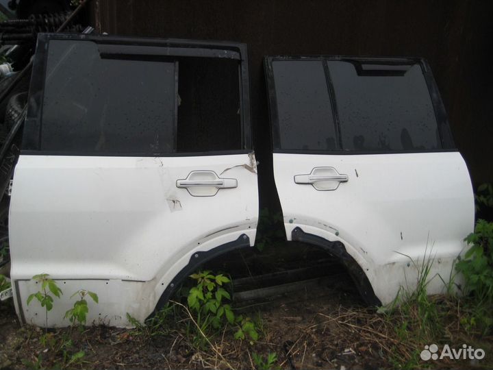 Митсубиси паджеро 3.Двери,задние