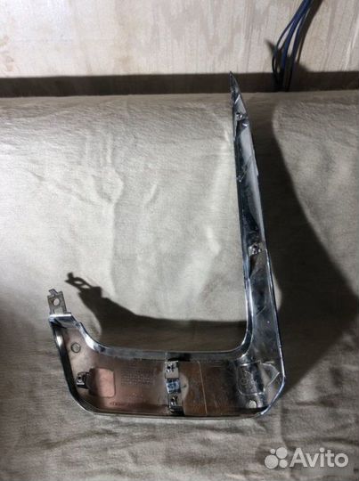 Молдинг передний левый Mitsubishi