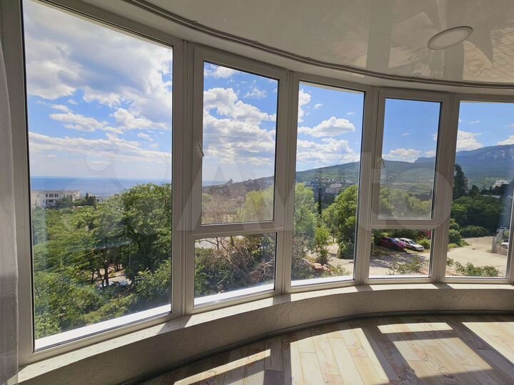 2-к. квартира, 65 м², 2/3 эт.