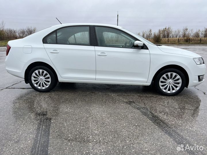 Skoda Rapid 1.6 AT, 2018, 81 000 км