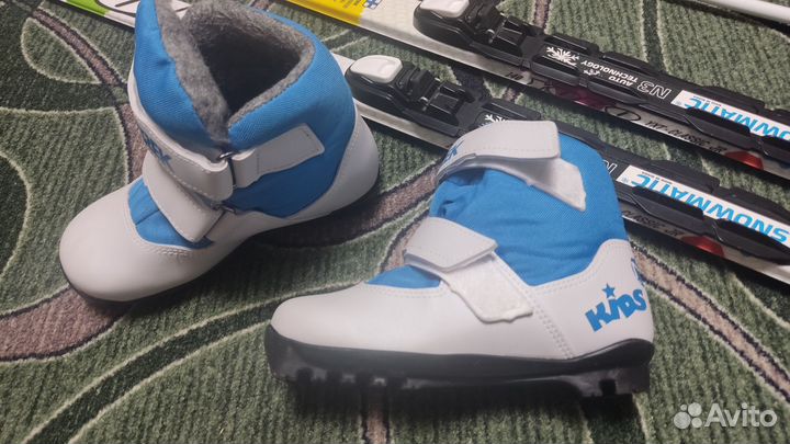 Лыжи 140 см и ботинки 31 размер