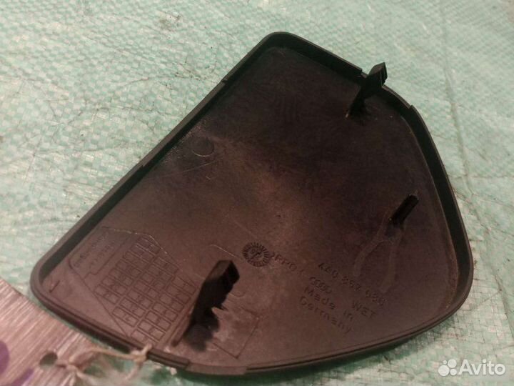 Крышка торпедо правая Audi A6 C4