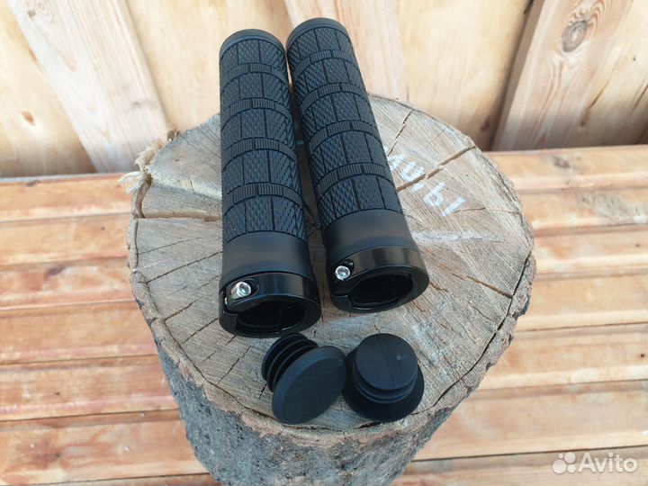 Грипсы для велосипеда с фиксатором и заглушками