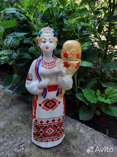 Штоф- статуэтка, фафор.Украинка