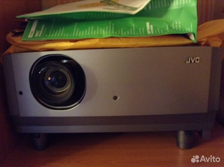 Проектор для домашнего кинотеатра