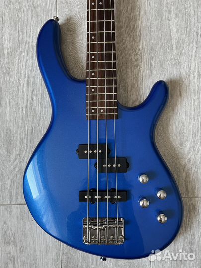 Бас-гитара Cort Action Bass Plus 4 струны