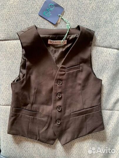 Новый Чёрный жилет на мальчика рост 104см OVS