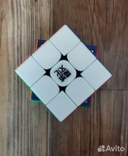 Кубик-рубика 3х3 MoYu Weilong WR M Maglev