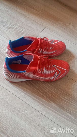 Футбольные бутсы на подростка