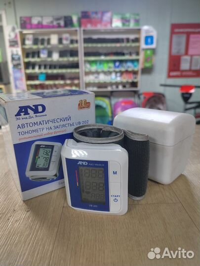 Автоматический тонометр на запястье AND UB-202