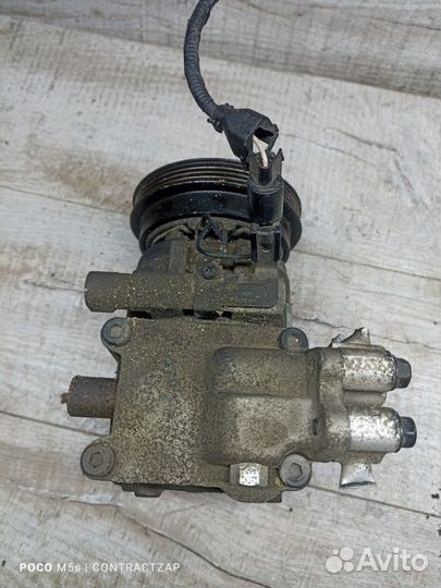 Компрессор кондиционера Hyundai Elantra 2.0 G4GC