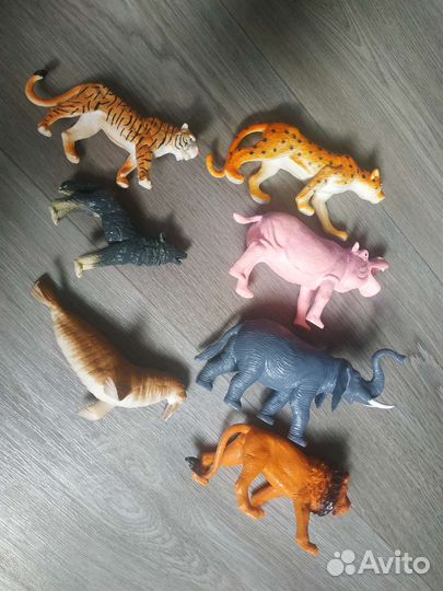 Игрушки фигурки животных